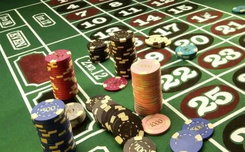 Dewi18 kasino online tampilan permainan unggulan baccarat dan roulette